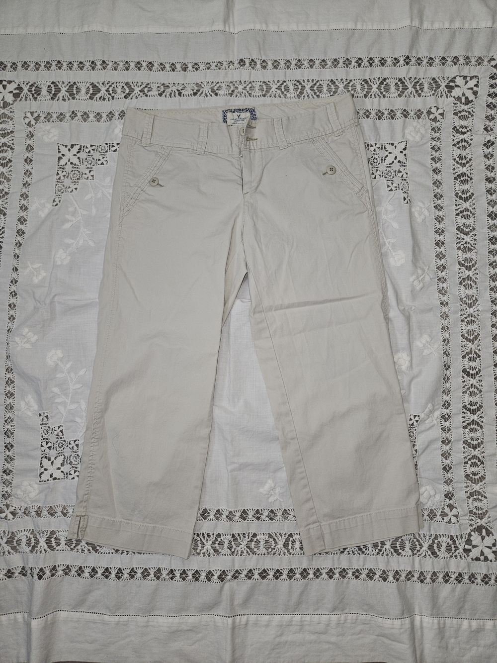 American Eagle Y2K Tan Capris